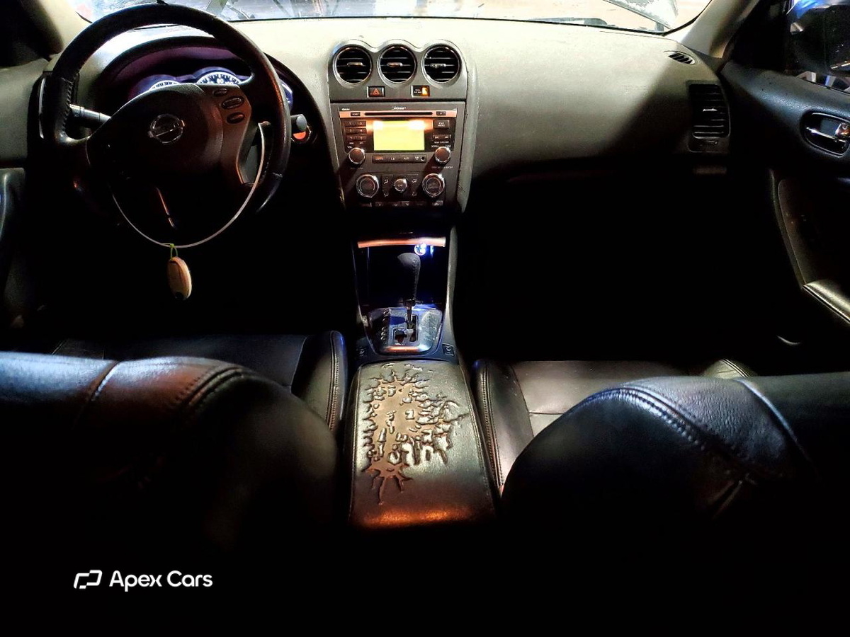 Nissan Altima 2011