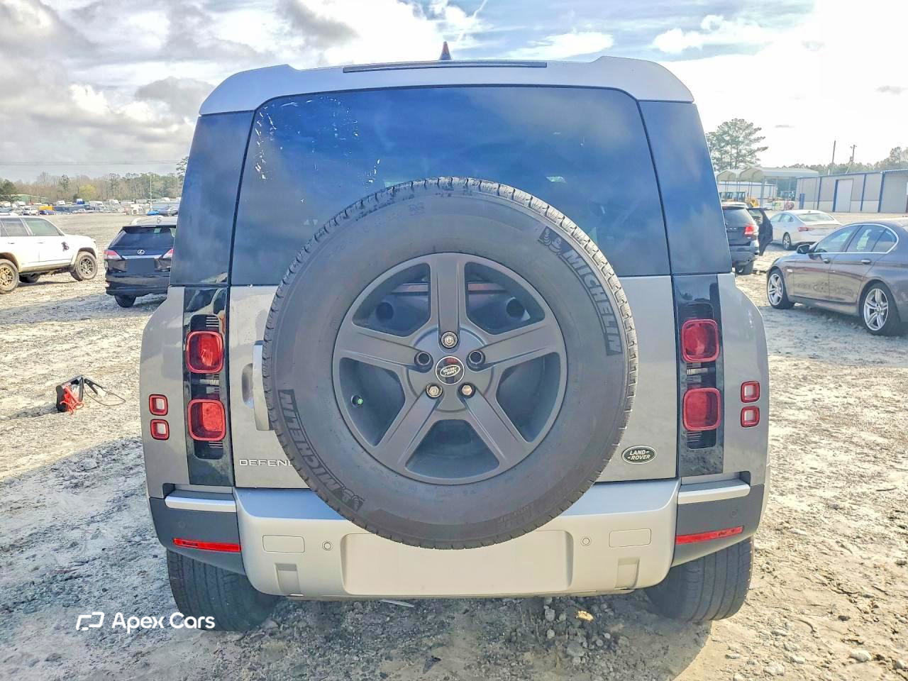 Land Rover Defender 2023