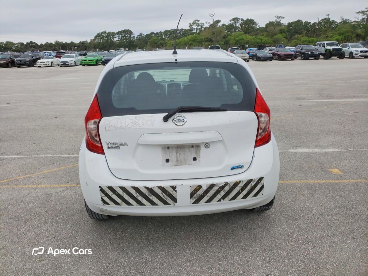 Nissan Versa 2016
