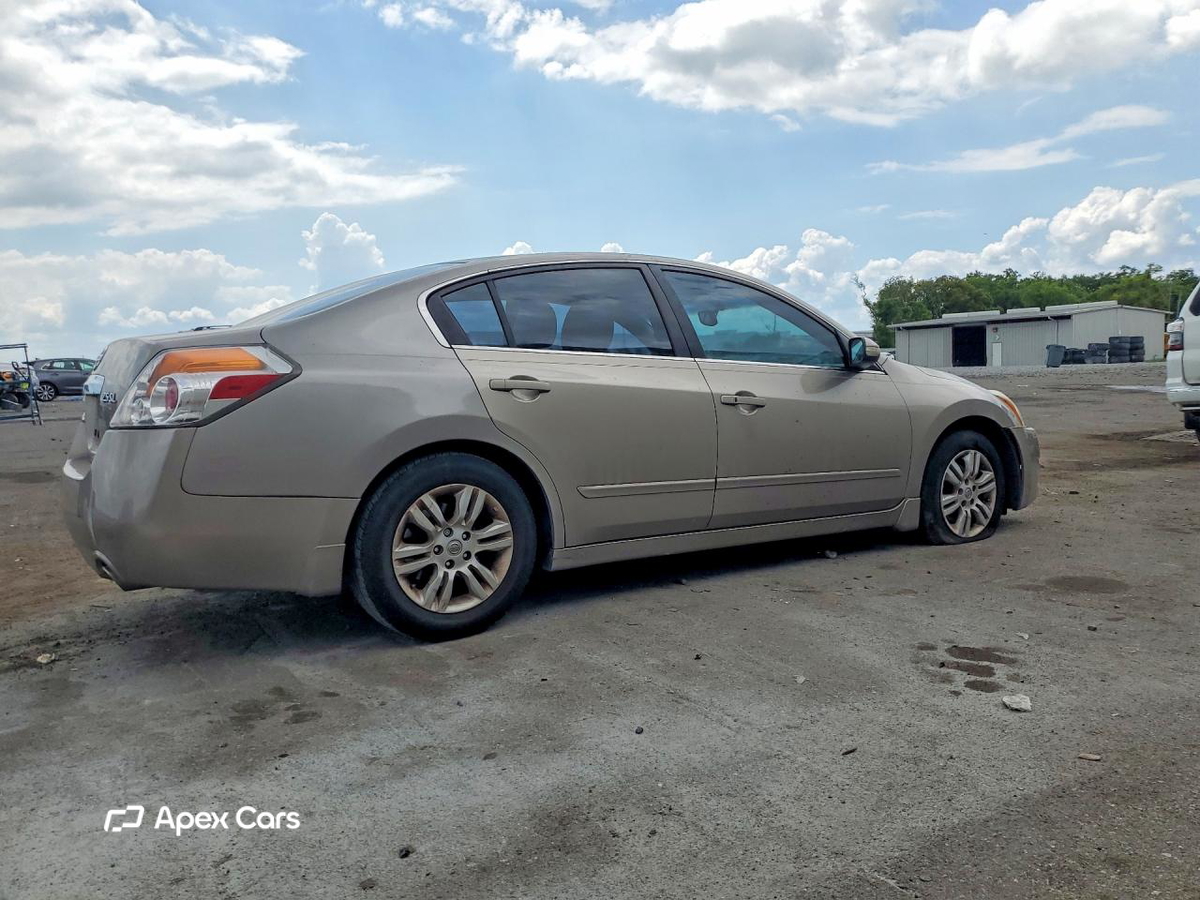 Nissan Altima 2011