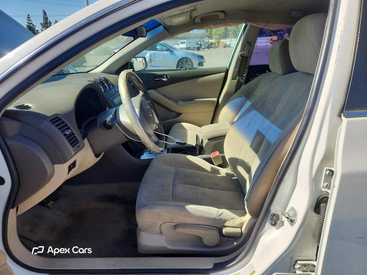 Nissan Altima 2012
