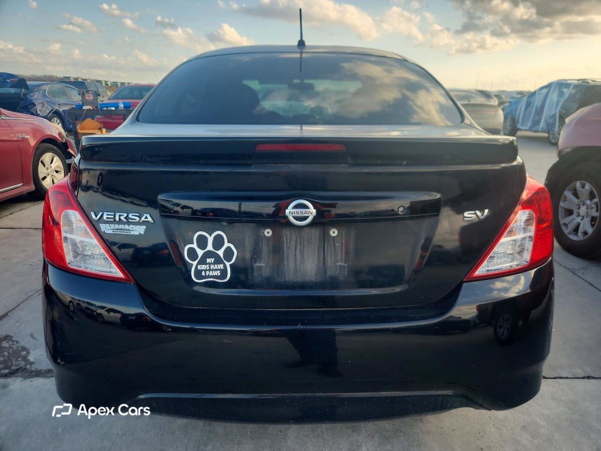Nissan Versa 2018