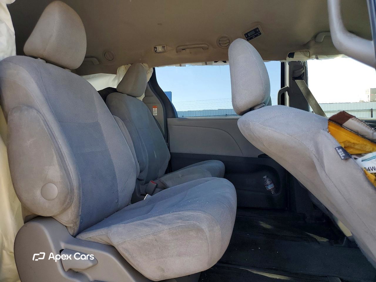 Toyota Sienna 2016