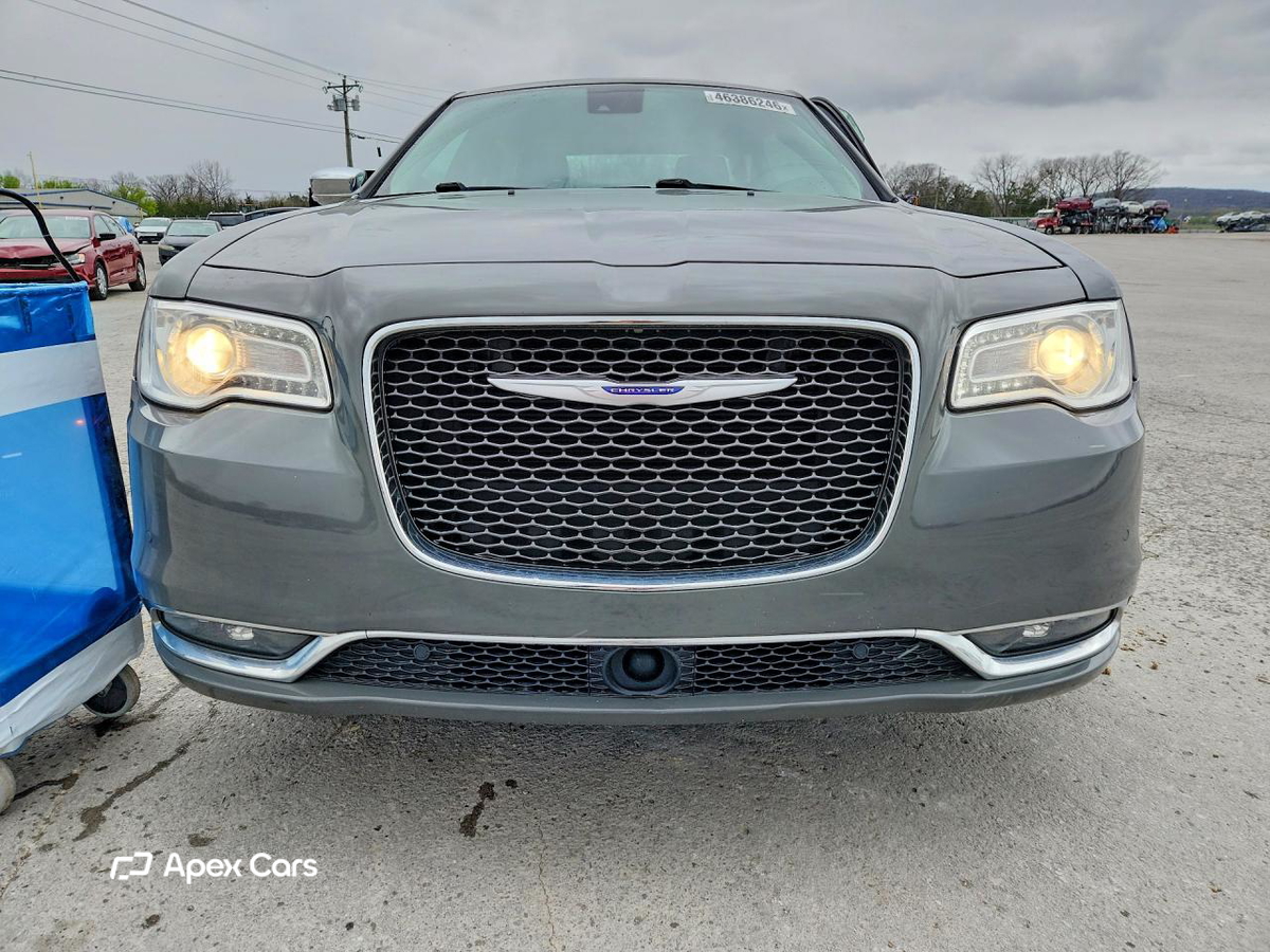 Chrysler 300 2019