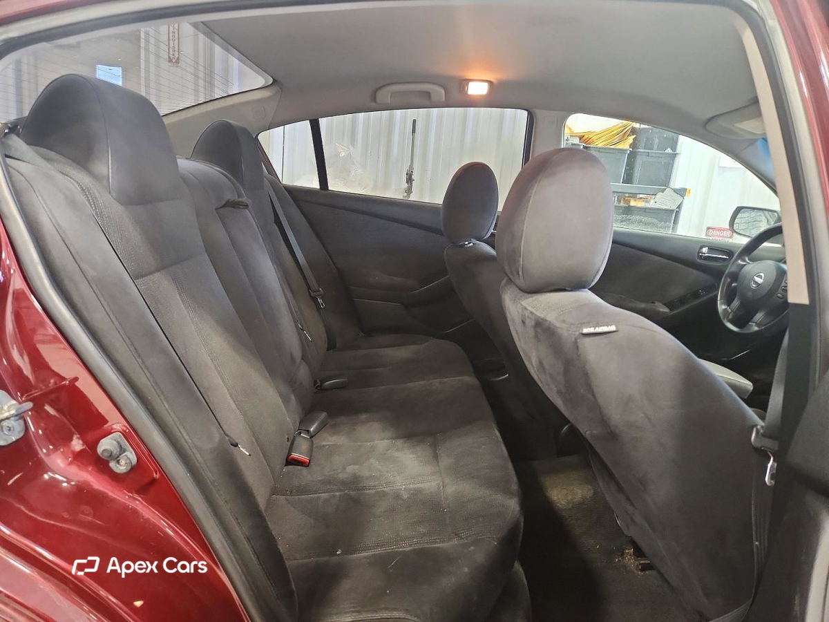 Nissan Altima 2012