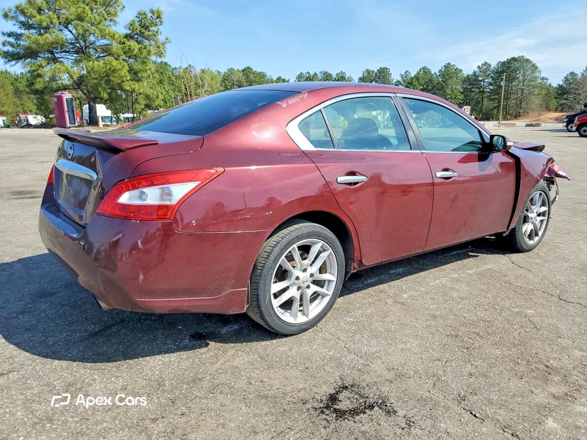 Nissan Maxima 2010