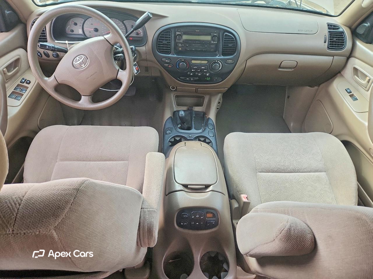 Toyota Sequoia 2004