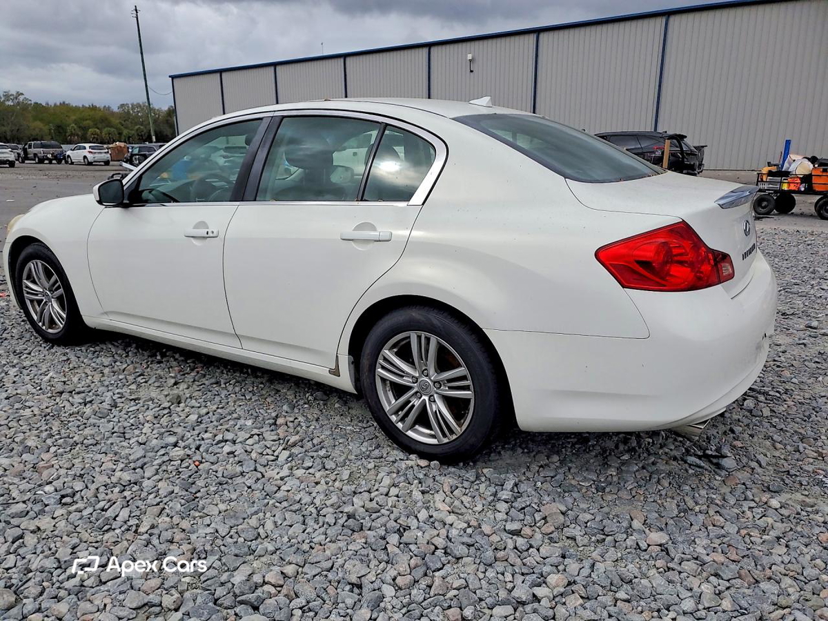 Infiniti  2012