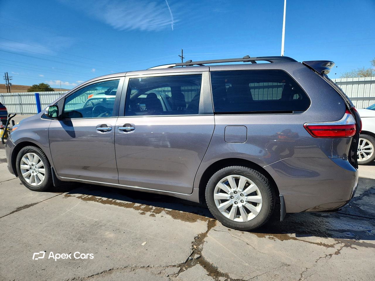 Toyota Sienna 2015