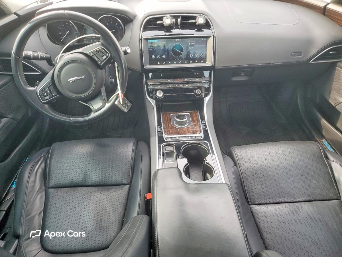 Jaguar XE 2017
