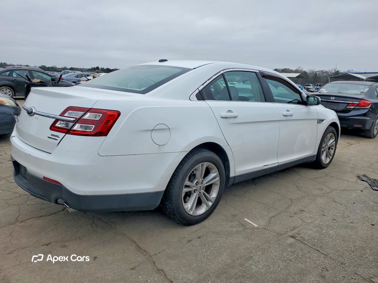 Ford Taurus 2014