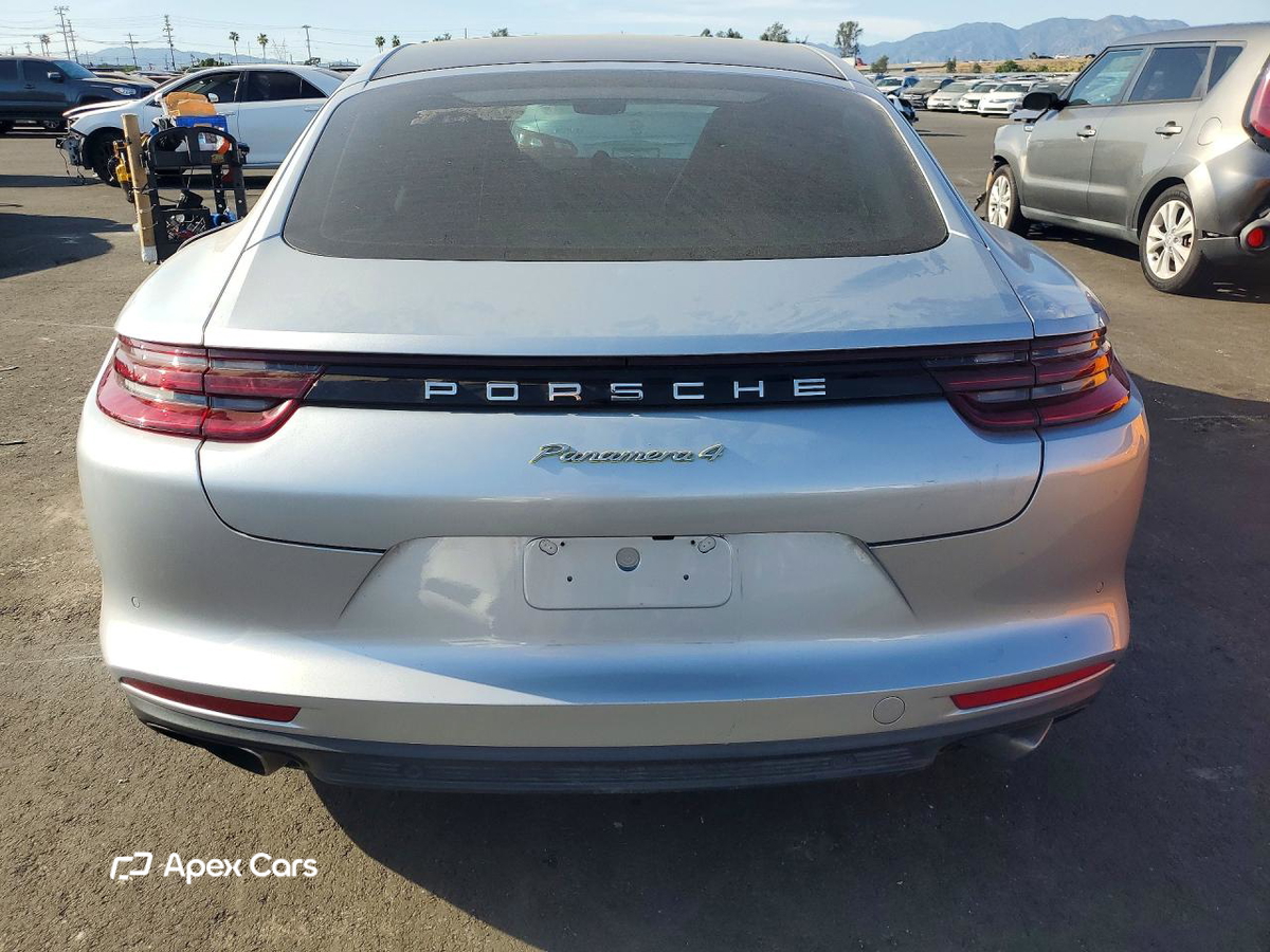 Porsche Panamera 2018