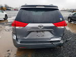 Toyota Sienna 2011
