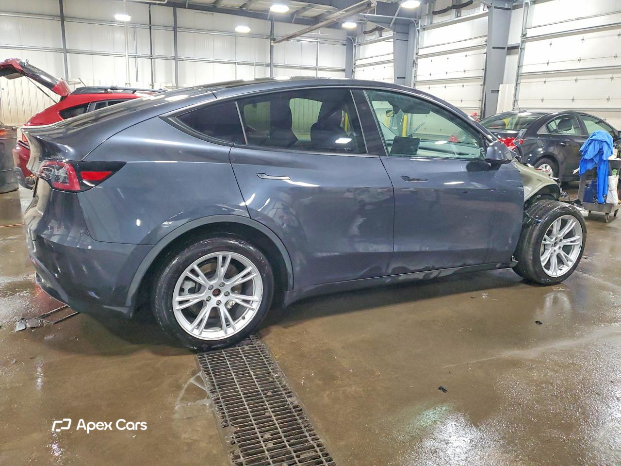 Tesla Model Y 2024
