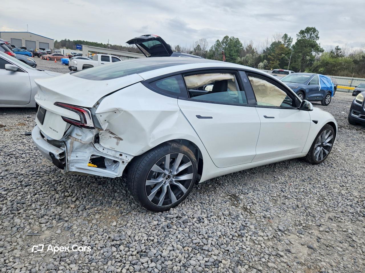 Tesla Model 3 2024