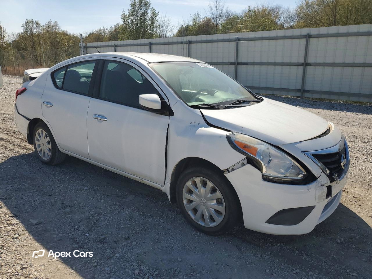 Nissan Versa 2018
