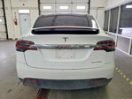 Tesla Model X 2021