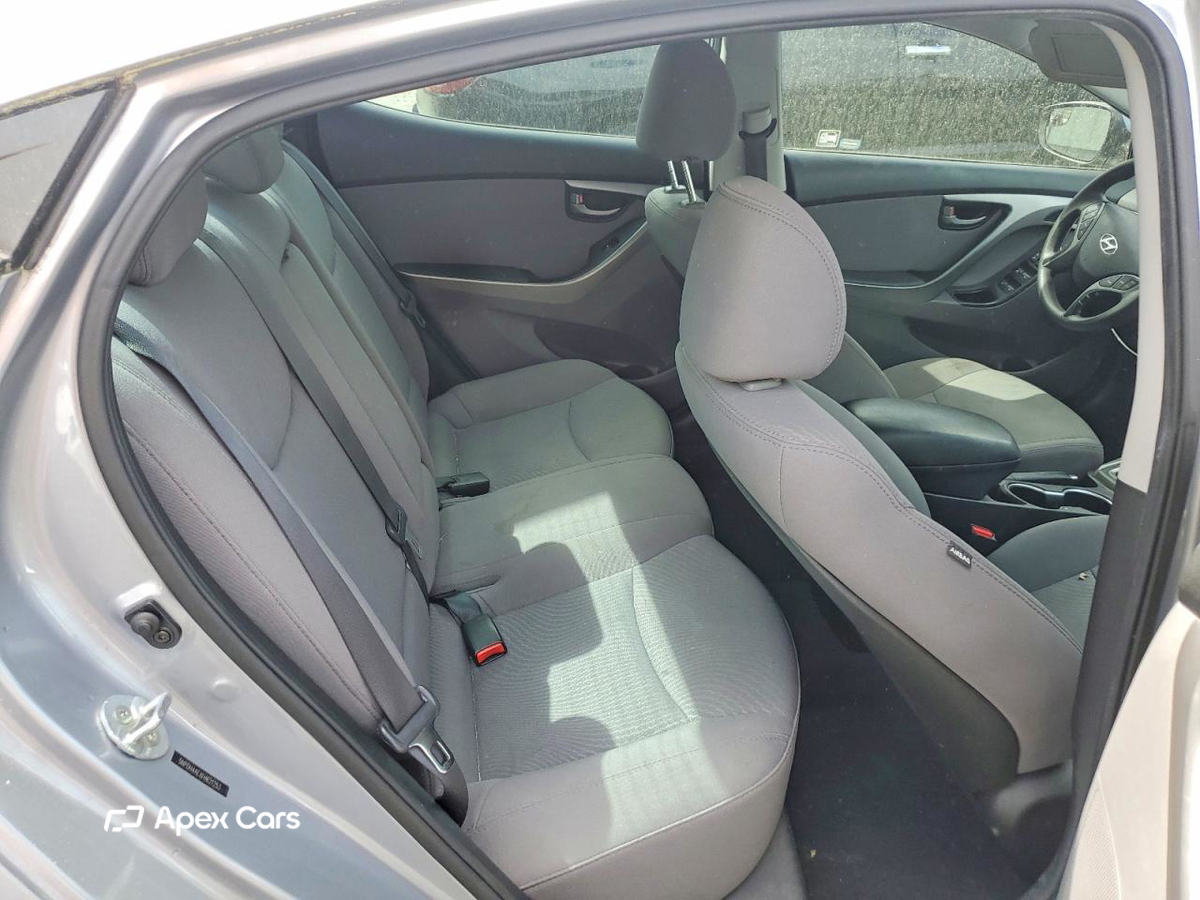 Hyundai Elantra 2015