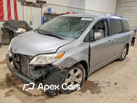 Toyota Sienna 2014 - Image 1 of 13