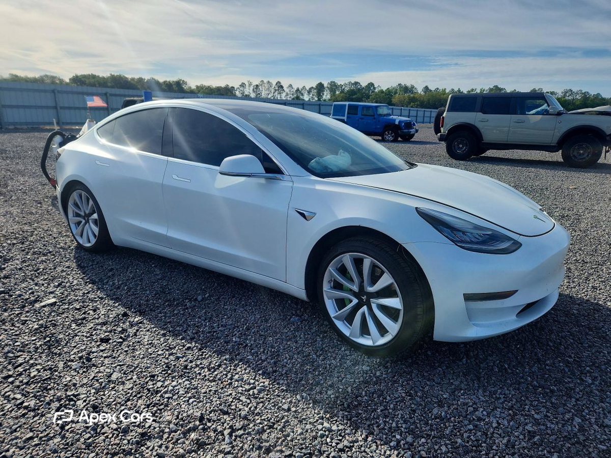Tesla Model 3 2020