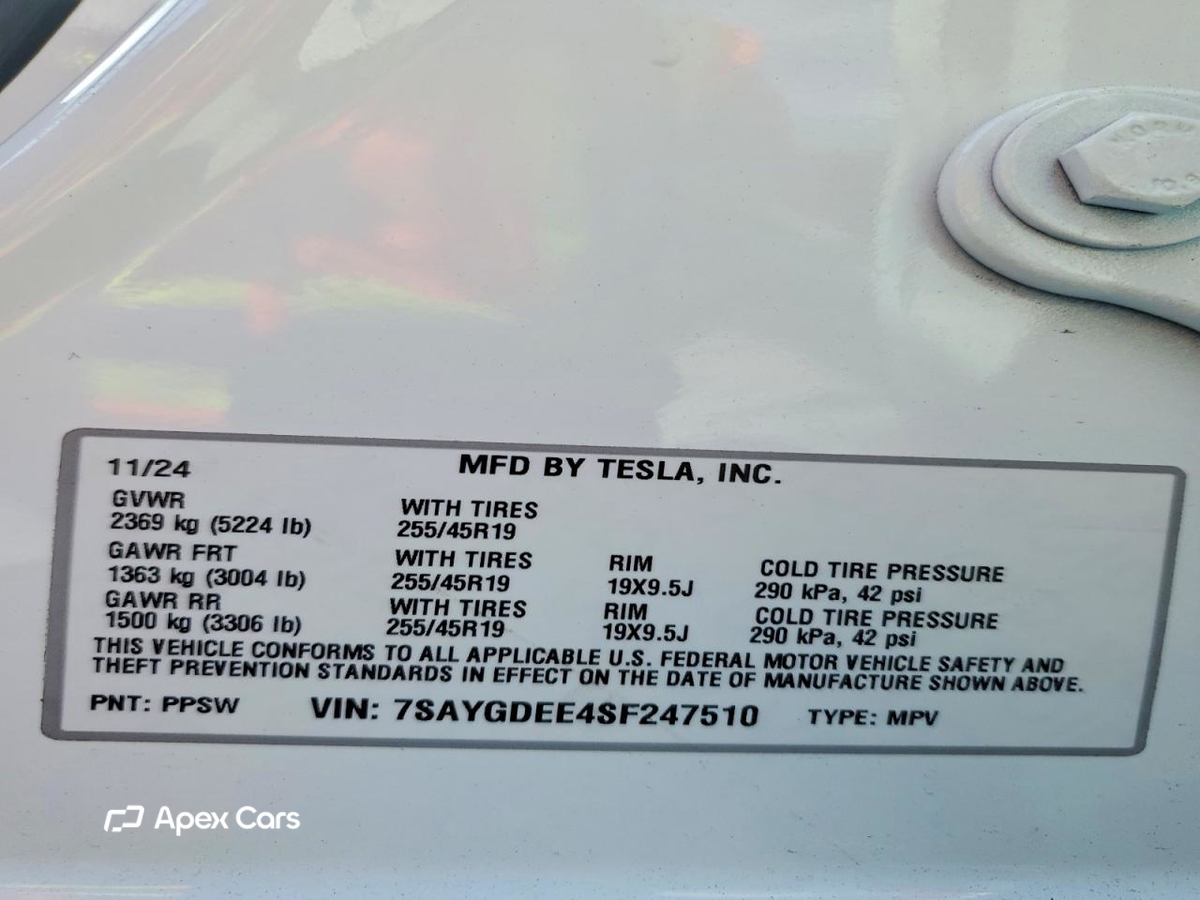 Tesla Model Y 2025