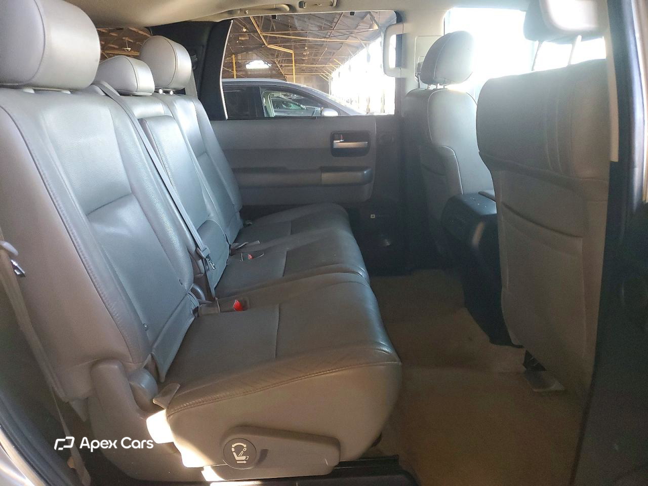Toyota Sequoia 2010