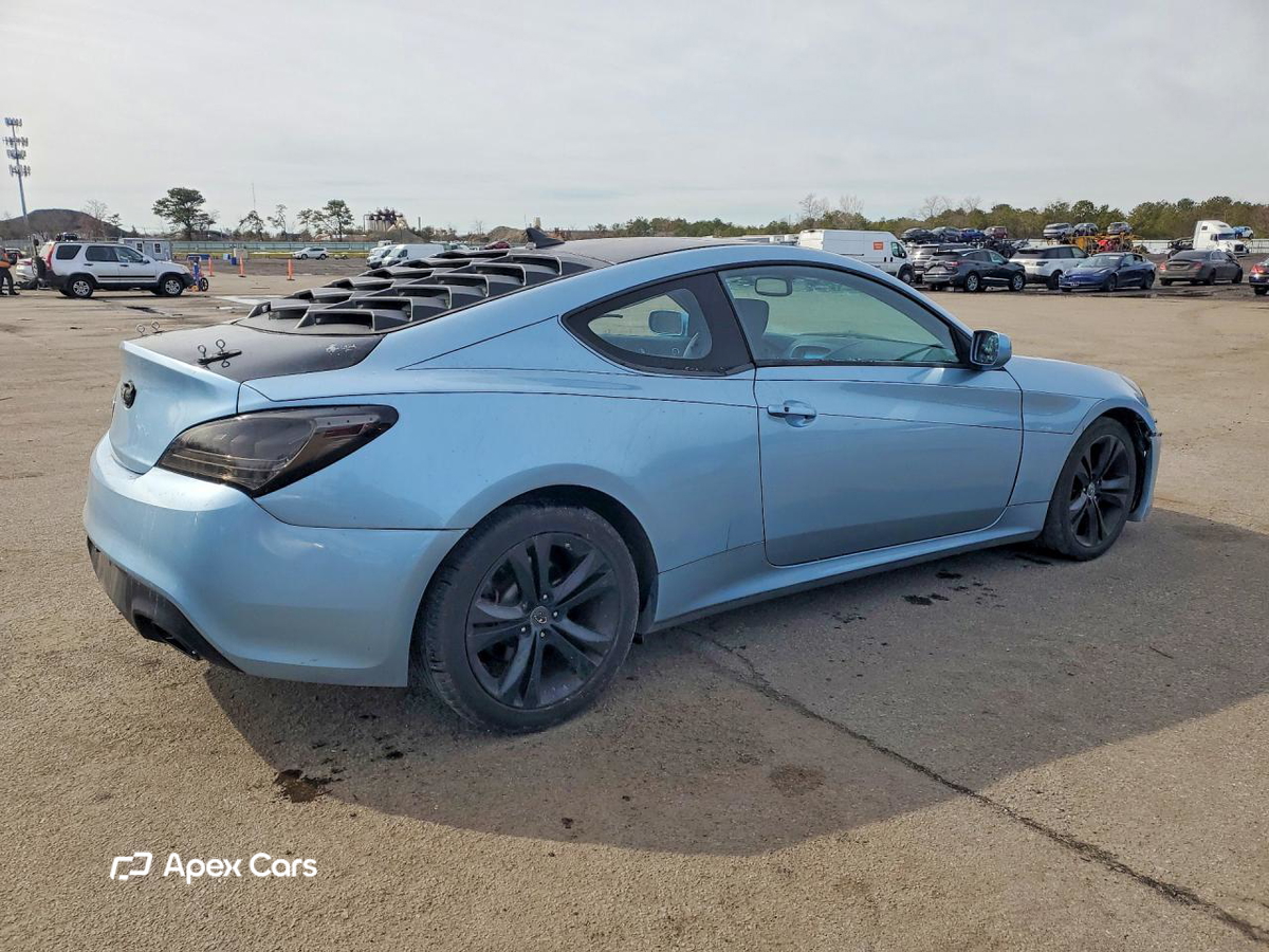 Hyundai Genesis 2010