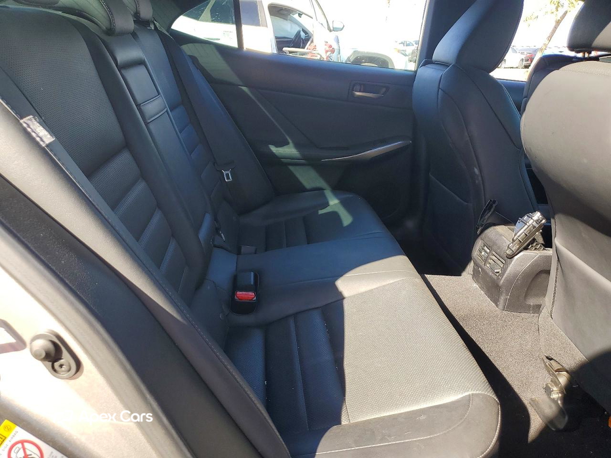 Lexus IS 2018