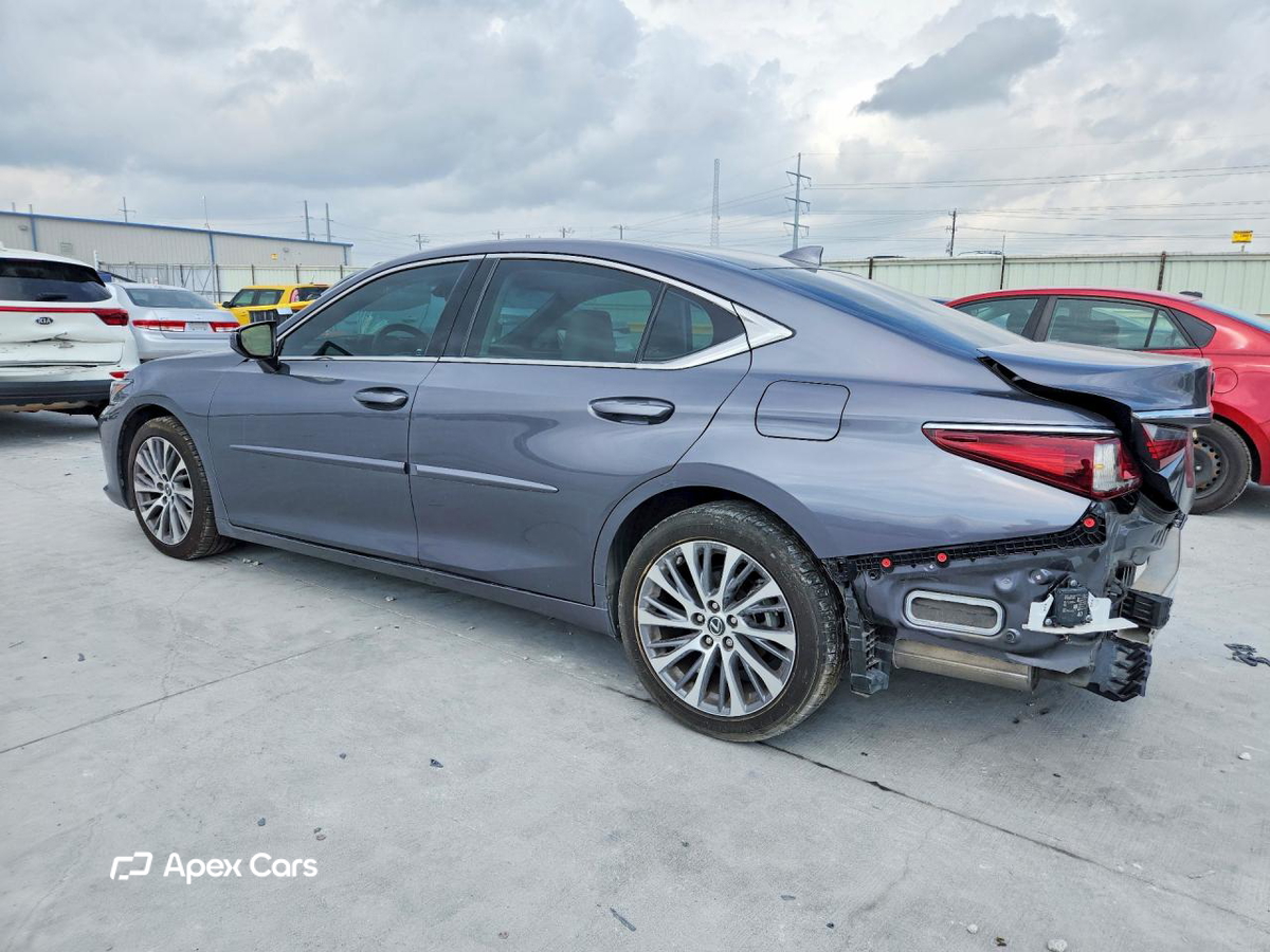 Lexus ES 2021