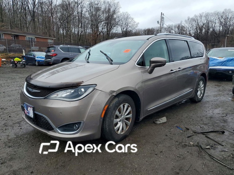 Chrysler Pacifica 2018 - Image 1 of 13