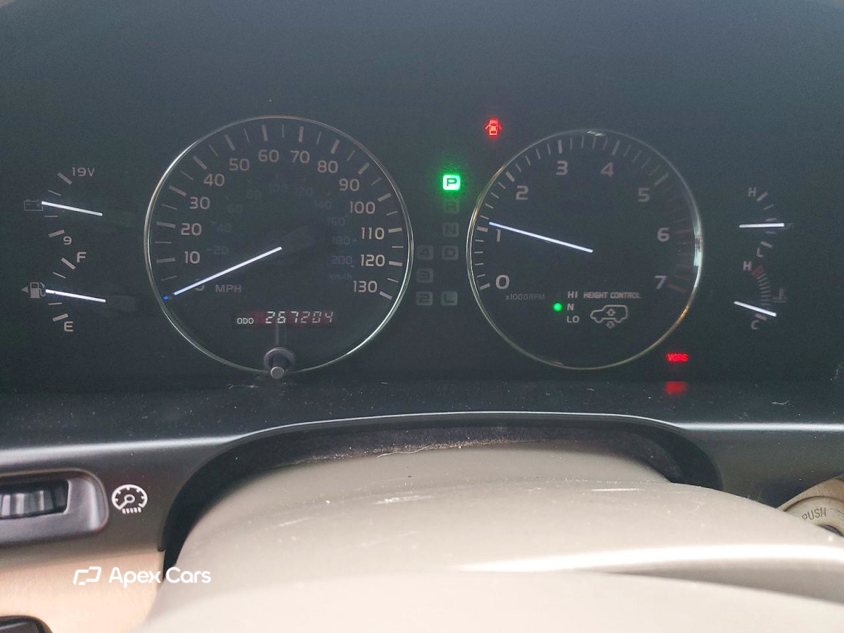 Lexus LX 2005