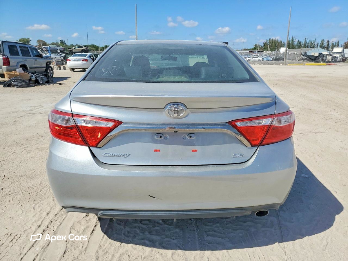 Toyota Camry 2016