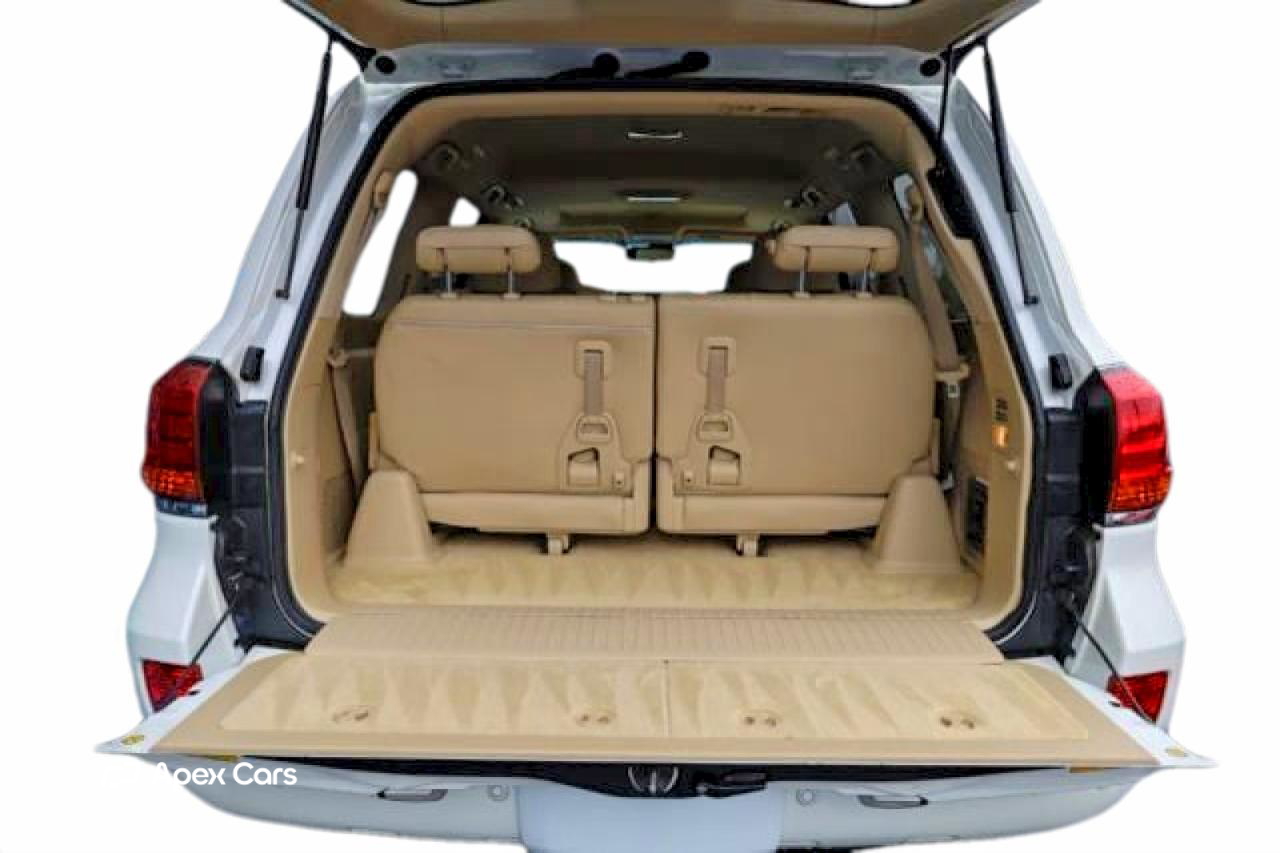 Lexus LX 2010
