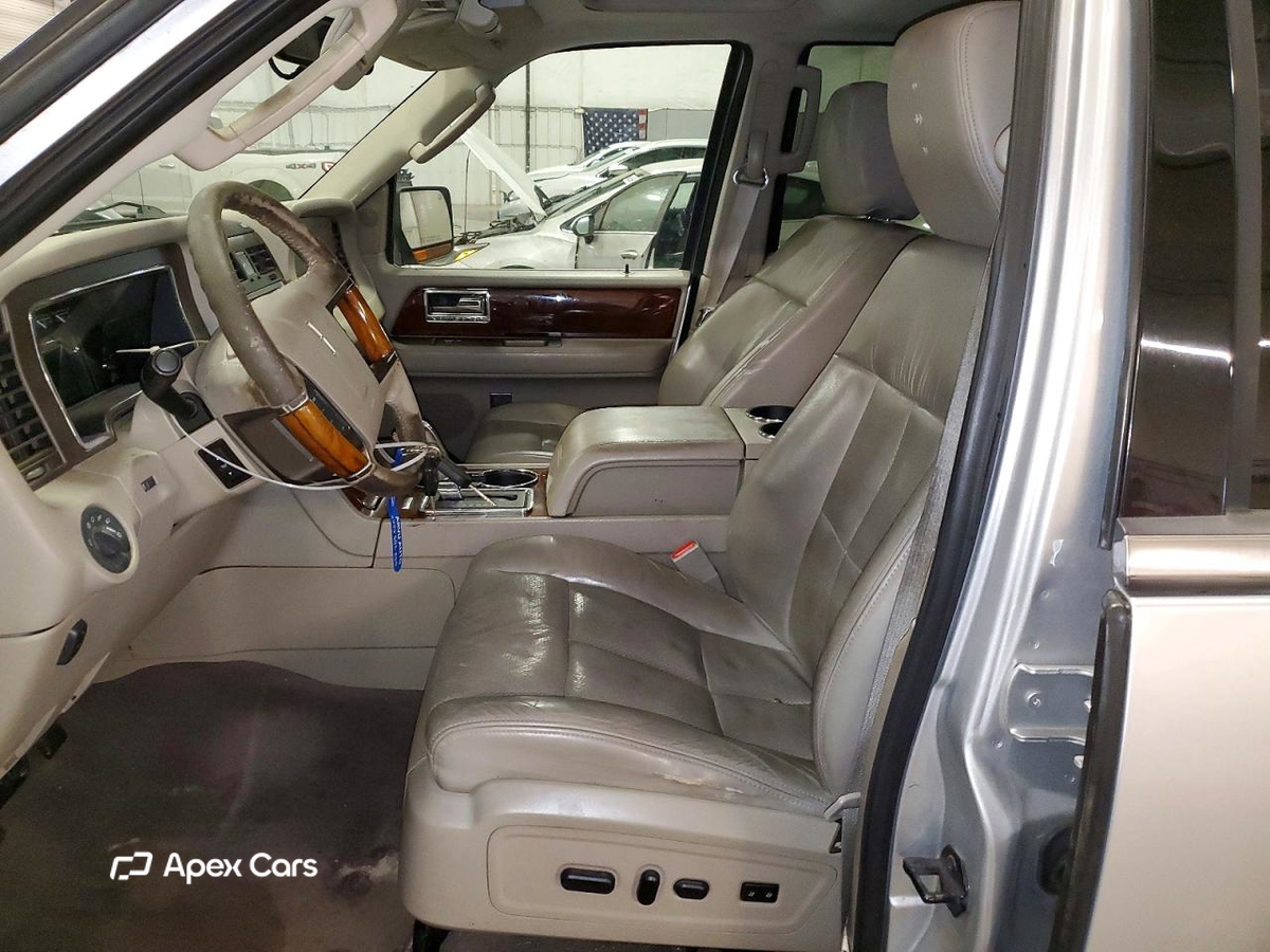 Lincoln Navigator 2011
