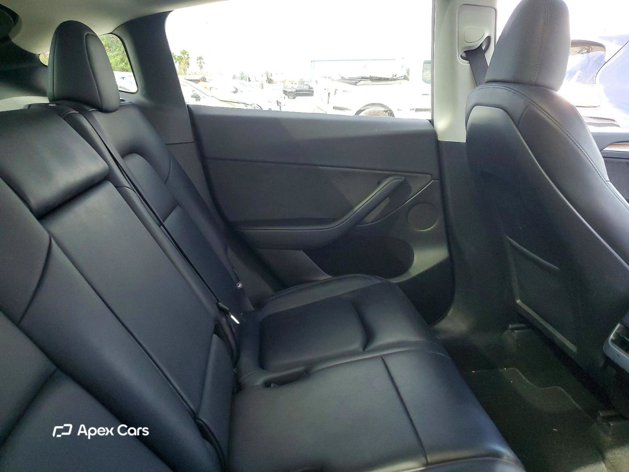 Tesla Model Y 2025