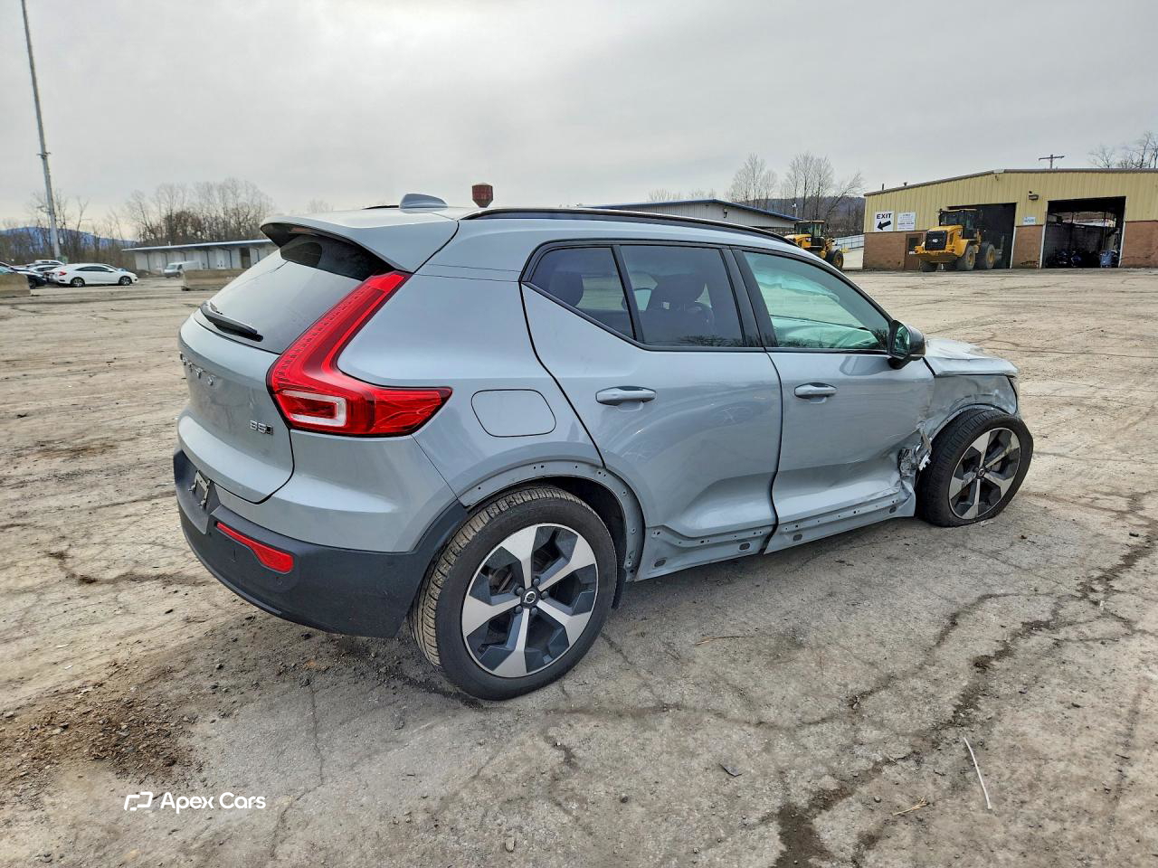 Volvo XC40 2025