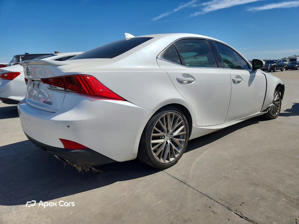 Lexus IS 2017