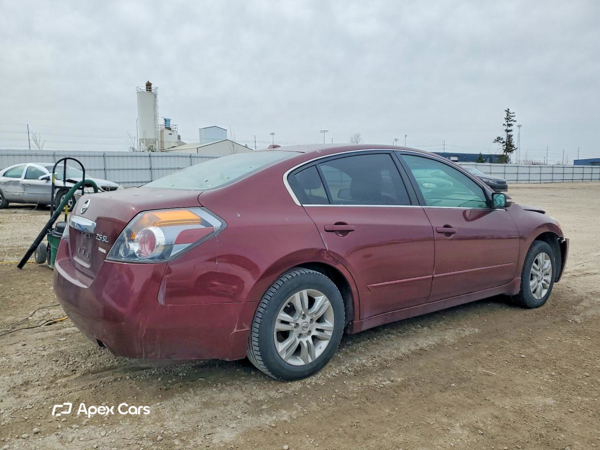 Nissan Altima 2010