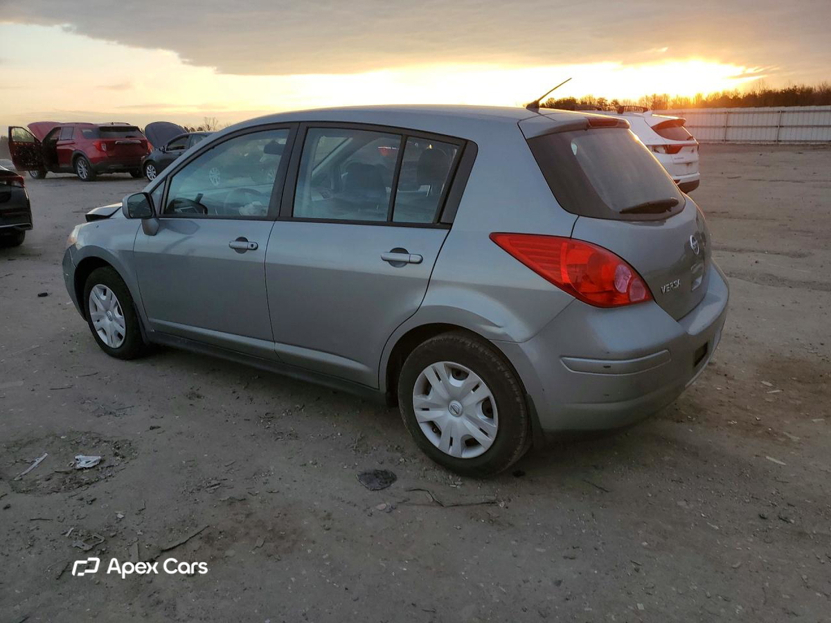 Nissan Versa 2011