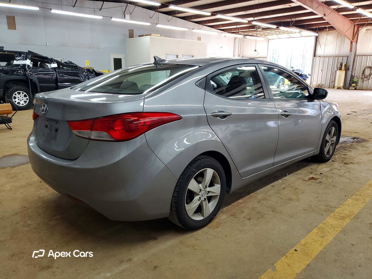 Hyundai Elantra 2011