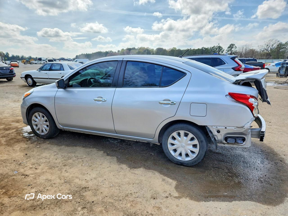 Nissan Versa 2019