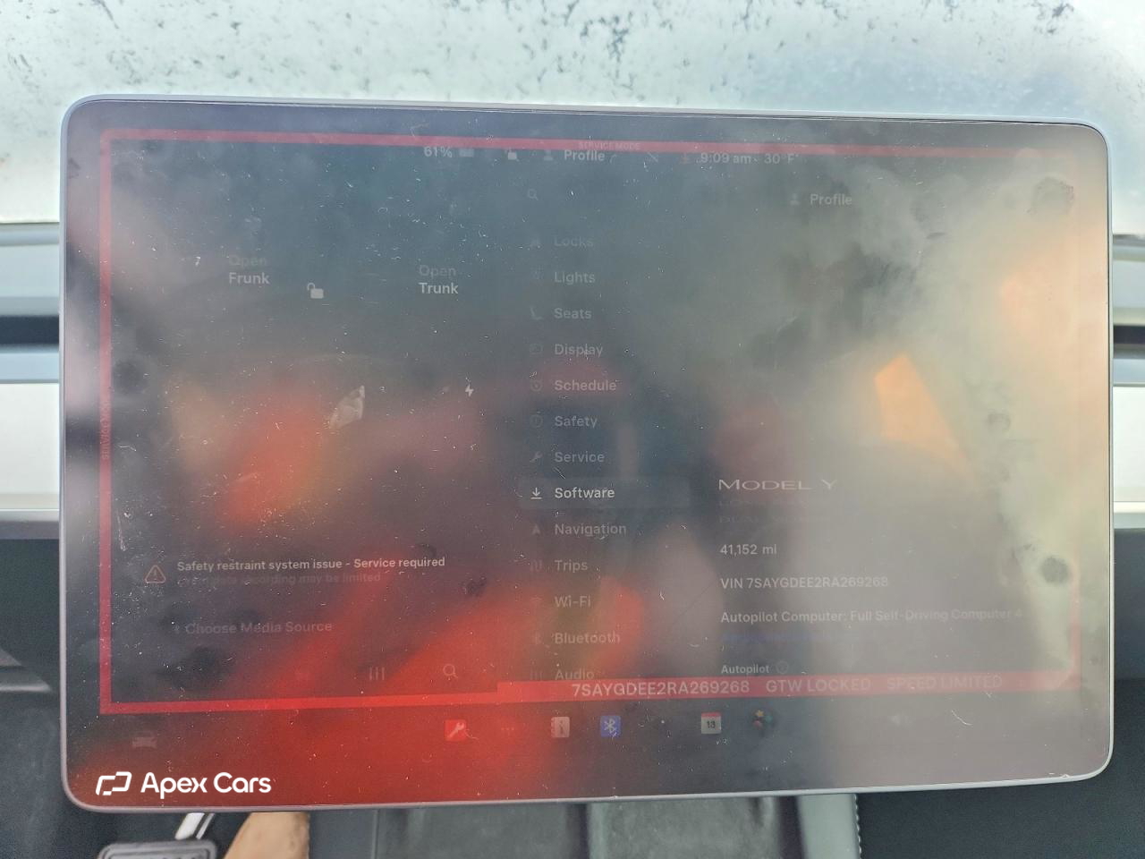 Tesla Model Y 2024