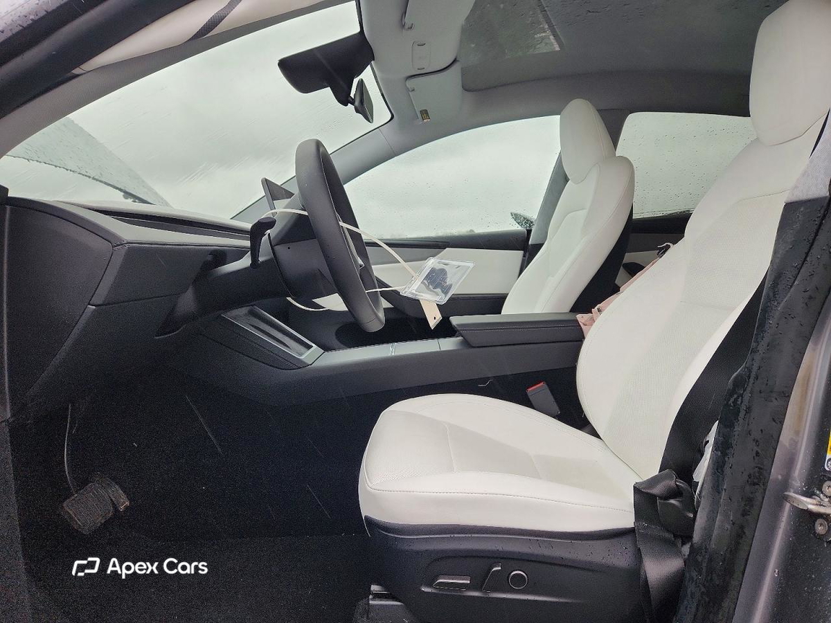 Tesla Model Y 2026
