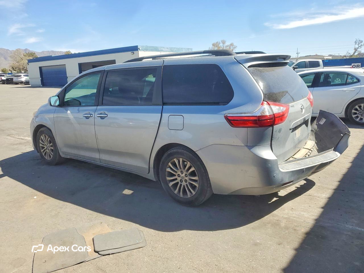 Toyota Sienna 2016