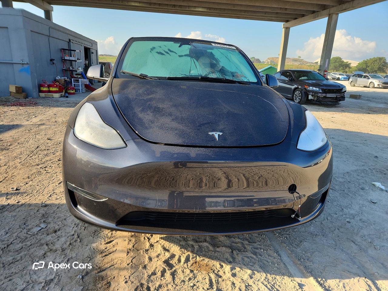 Tesla Model Y 2025