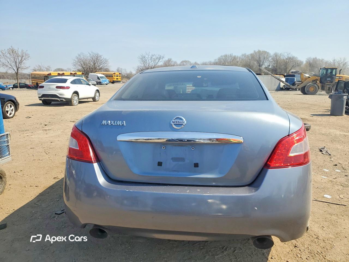 Nissan Maxima 2010