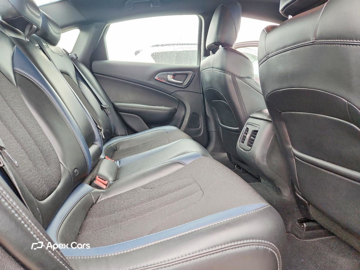 Chrysler 200 2015