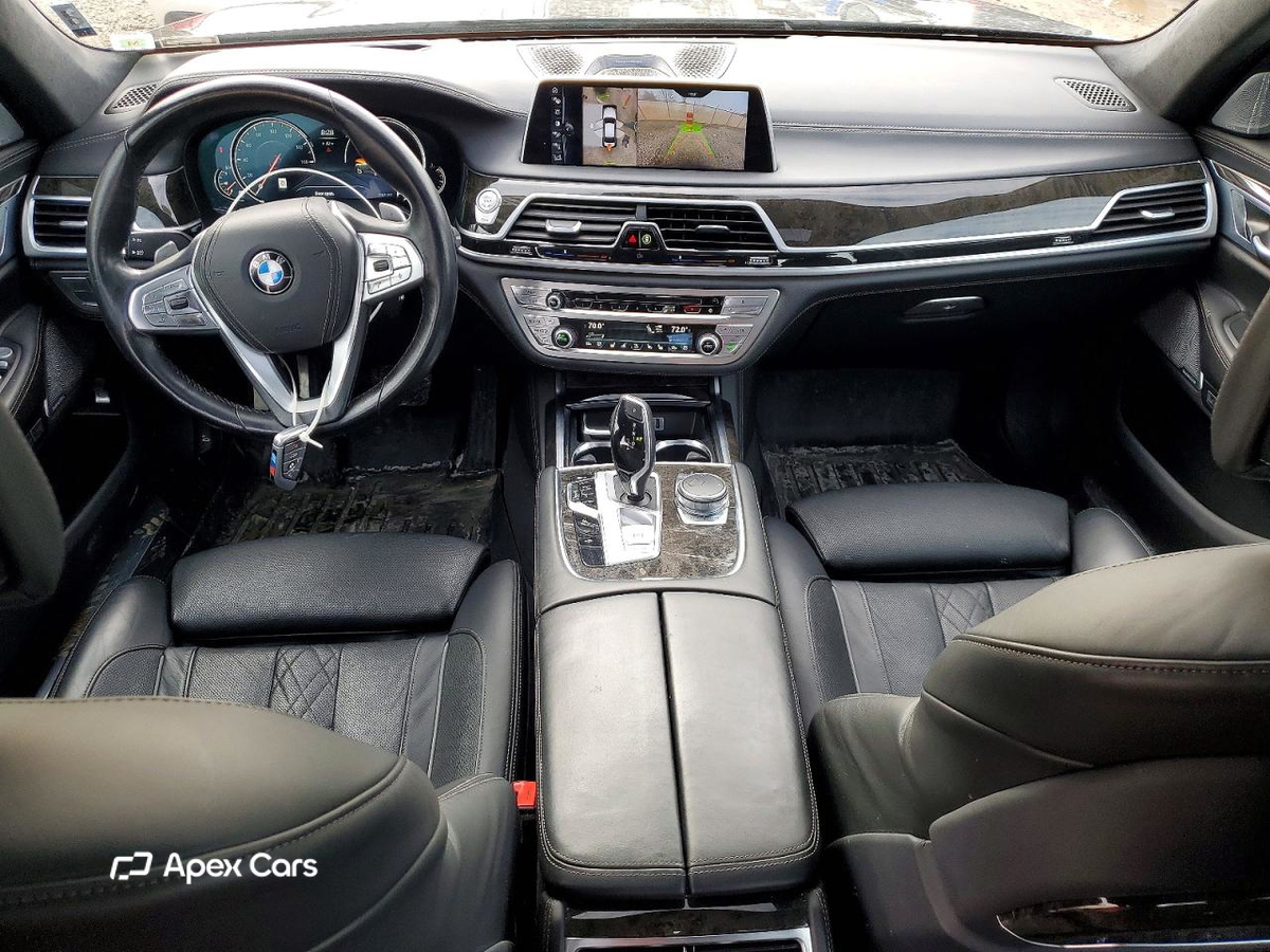 BMW Series 7 2016
