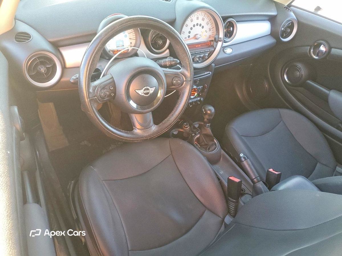 MINI Cooper 2011
