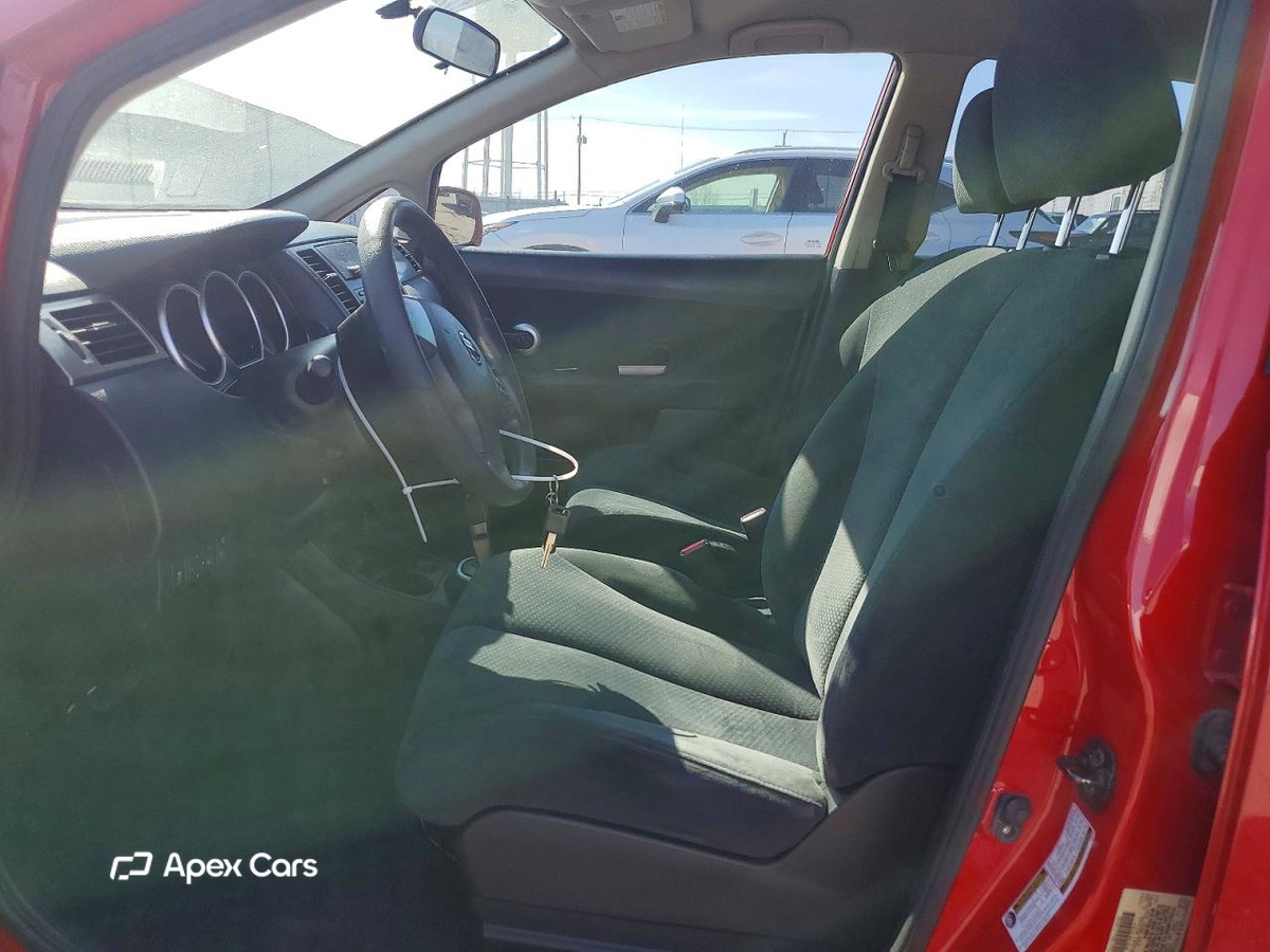 Nissan Versa 2011